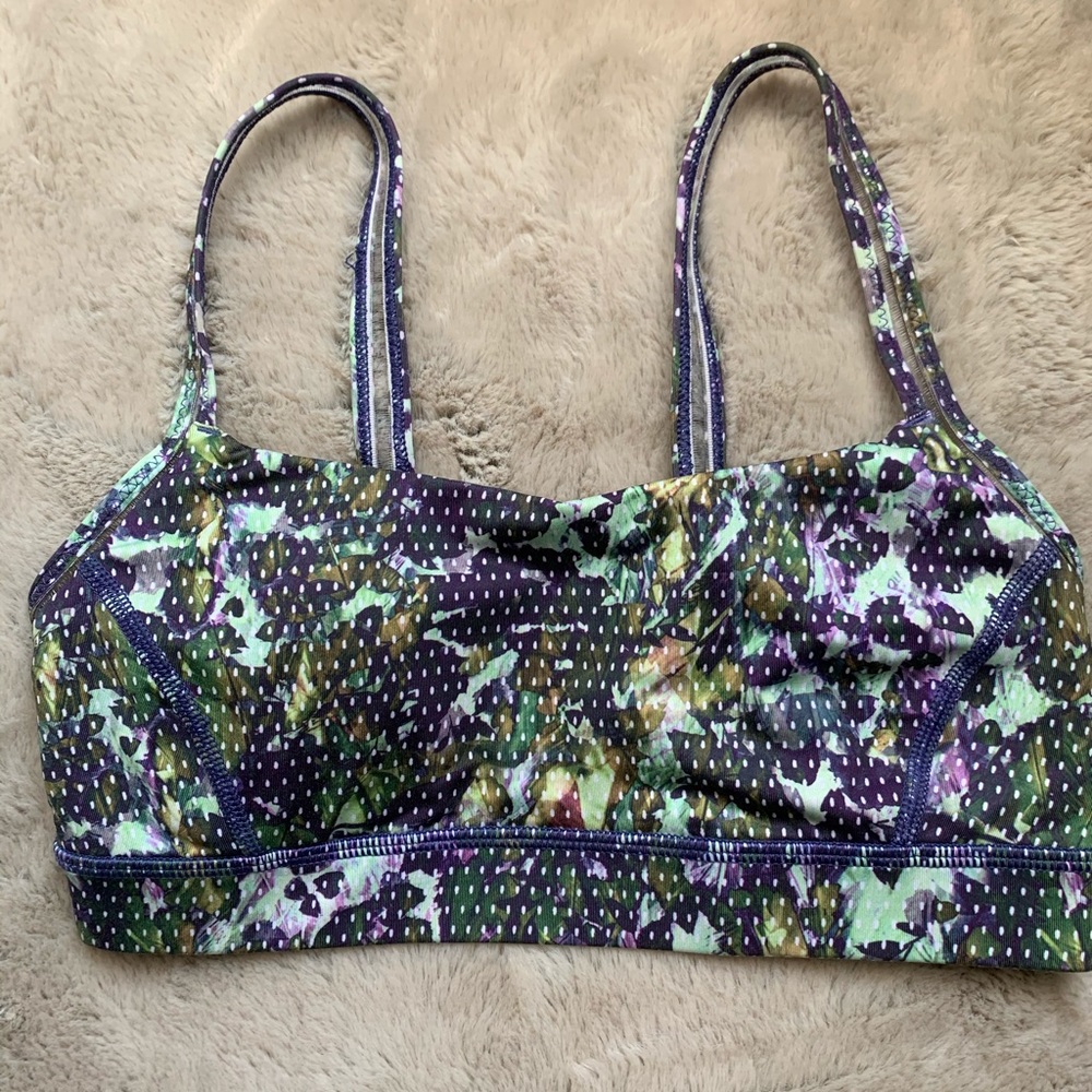 Lululemon sports bra
